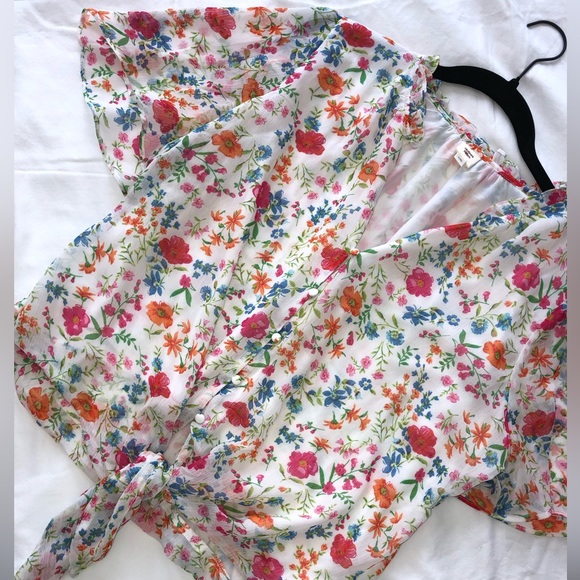 Autres Filles Floral Blouse with Tie Front - Picture 1 of 6